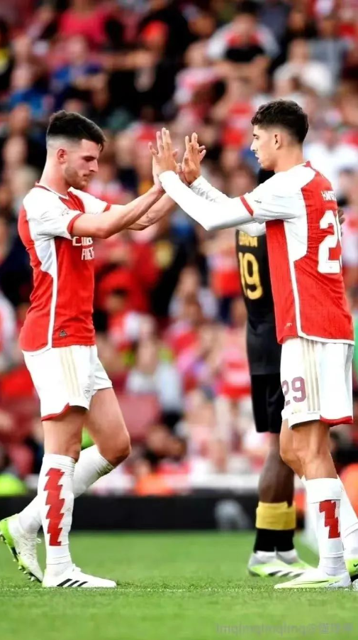 包含阿森纳势如破竹激情全开紧握欢笑，枪手胜利模样轻松拿下对手的词条