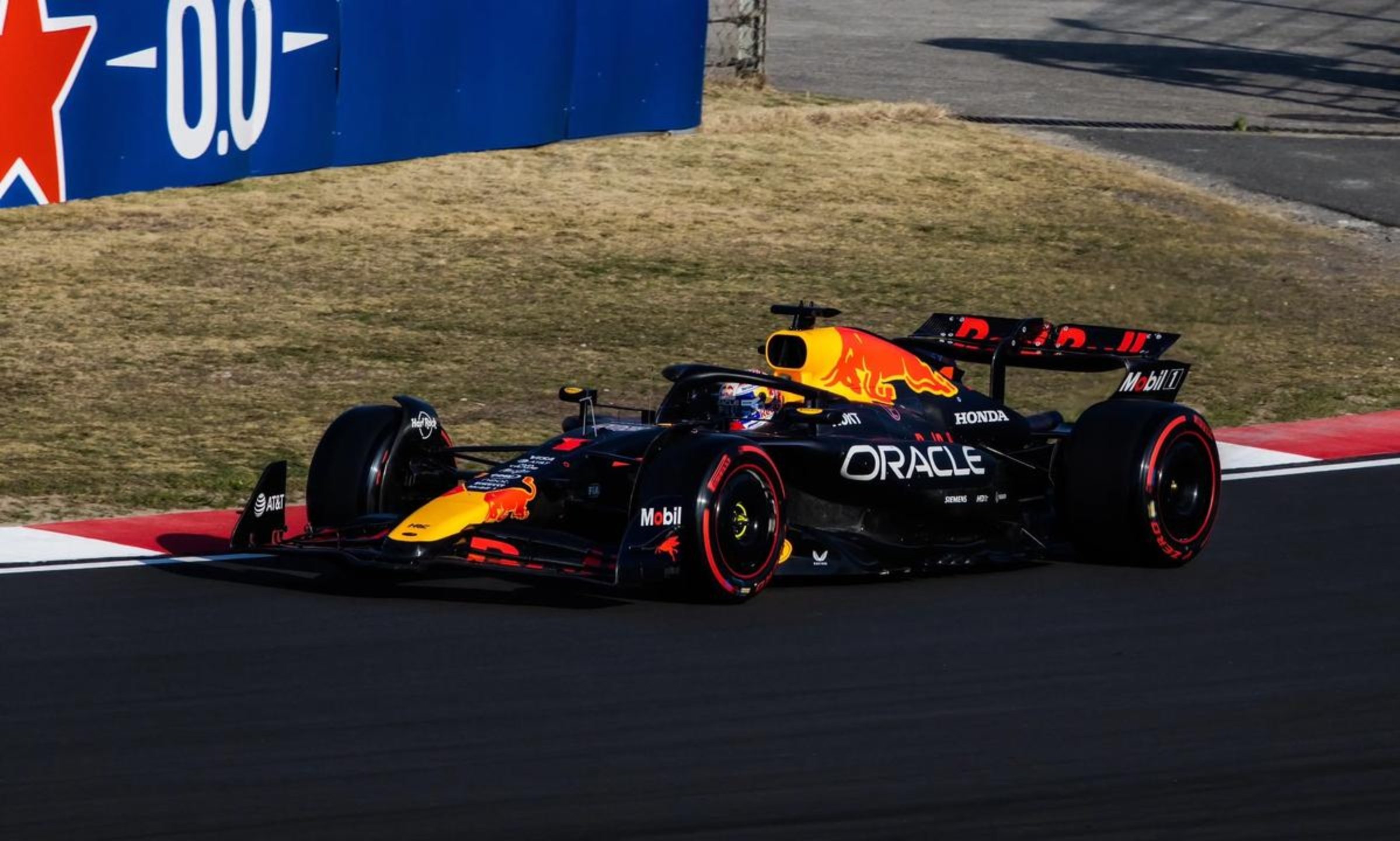 迈凯伦翻盘雷诺车队,维斯塔潘扛起全队的简单介绍 迈凯伦翻盘雷诺车队,维斯塔潘扛起全队的简单介绍