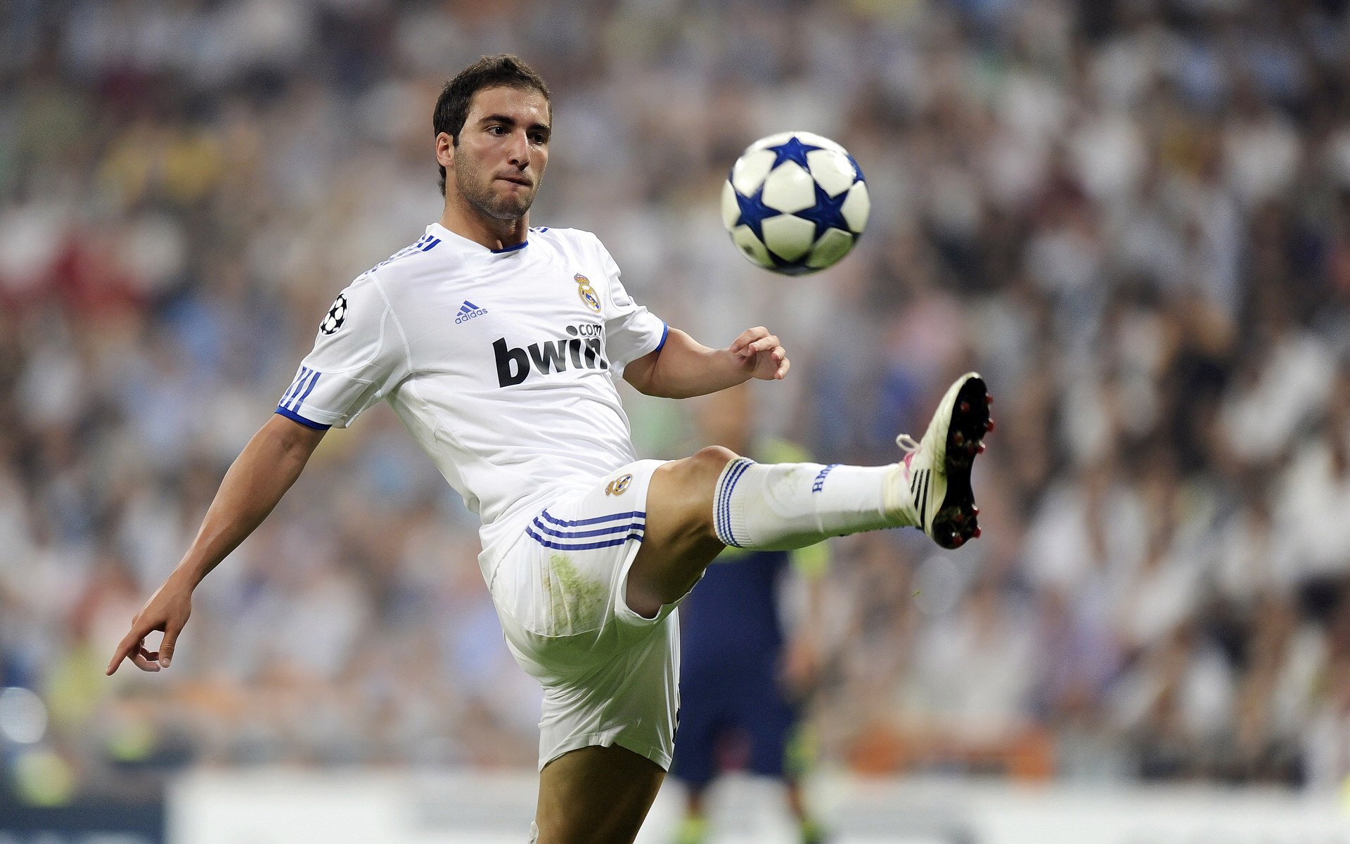 双线奇迹，加纳险胜书写非洲足球新章，罗德里德甲争冠夜展大师风范